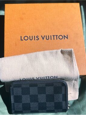 Louis Vuitton Black and Dark Gray Damier Zip Card Holder